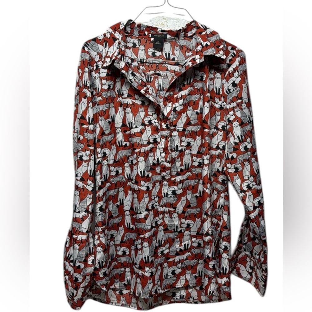 Ann Taylor Fox Print long sleeve Top blouse Size XS orange half button front